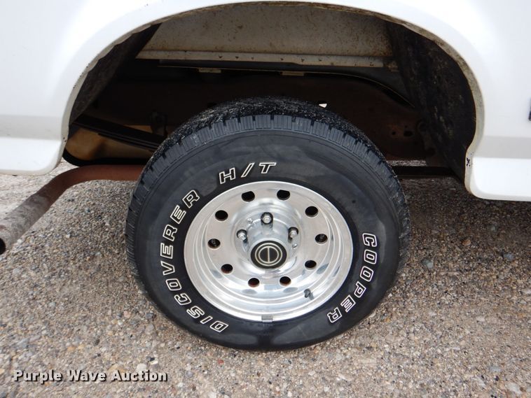 image for item DK5681 1995 Ford Bronco XLT  SUV