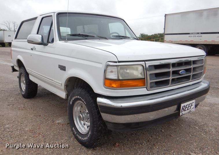 image for item DK5682 1995 Ford Bronco XLT  SUV