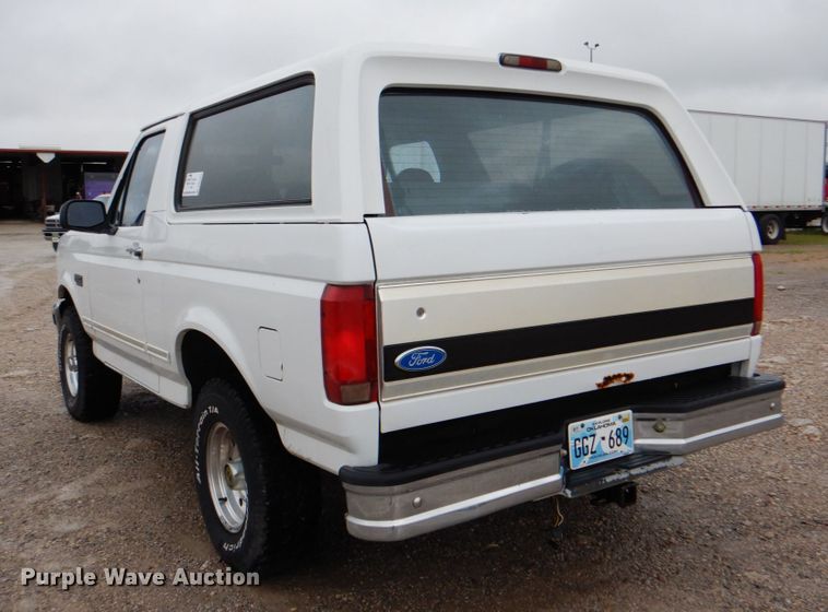 image for item DK5682 1995 Ford Bronco XLT  SUV