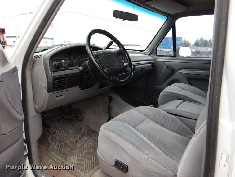 image for item DK5682 1995 Ford Bronco XLT  SUV