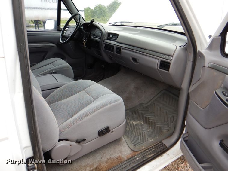 image for item DK5682 1995 Ford Bronco XLT  SUV