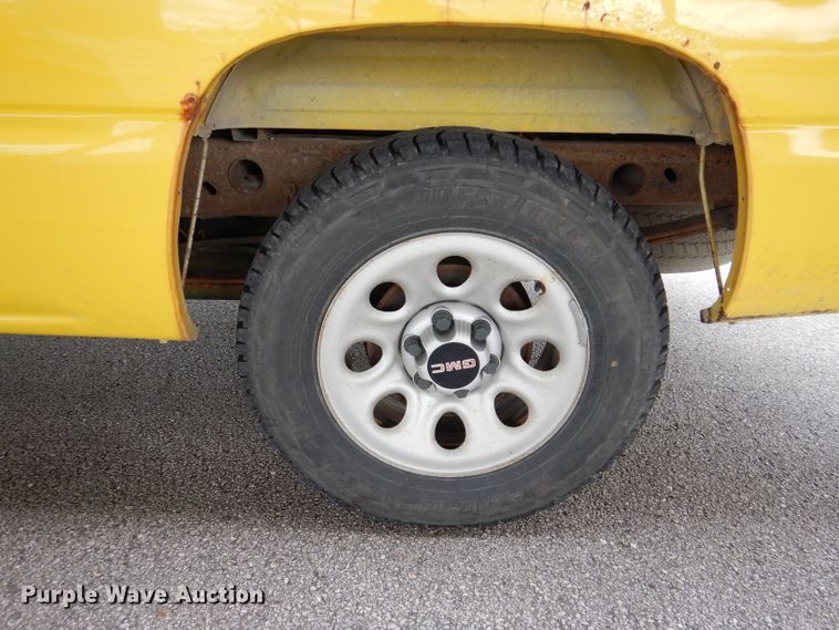 image for item DL5737 2007 GMC Sierra 1500  pickup truck