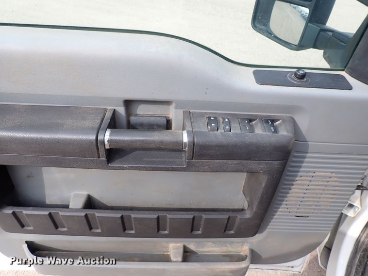 image for item DL7561 2016 Ford F250 Super Duty  Crew Cab pickup truck