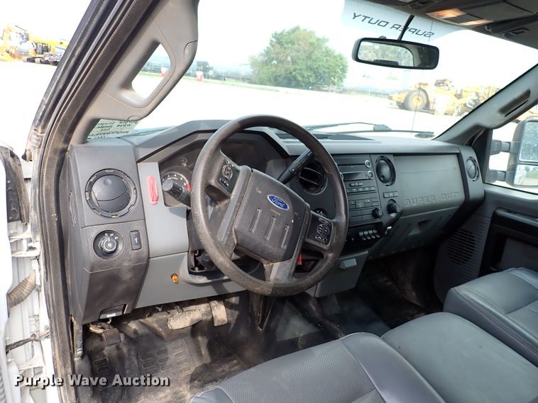 image for item DL7561 2016 Ford F250 Super Duty  Crew Cab pickup truck