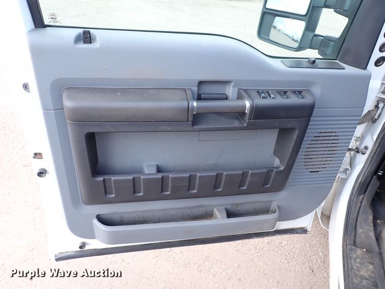 image for item DL7563 2016 Ford F250 Super Duty  Crew Cab pickup truck