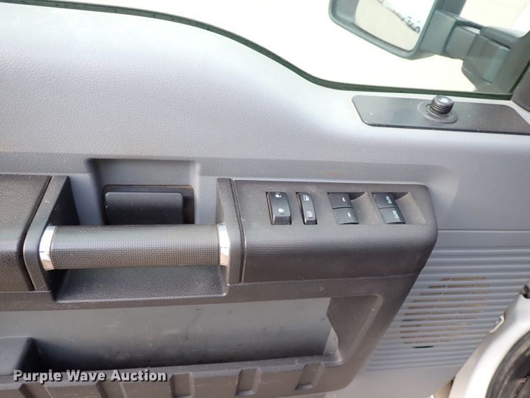 image for item DL7563 2016 Ford F250 Super Duty  Crew Cab pickup truck