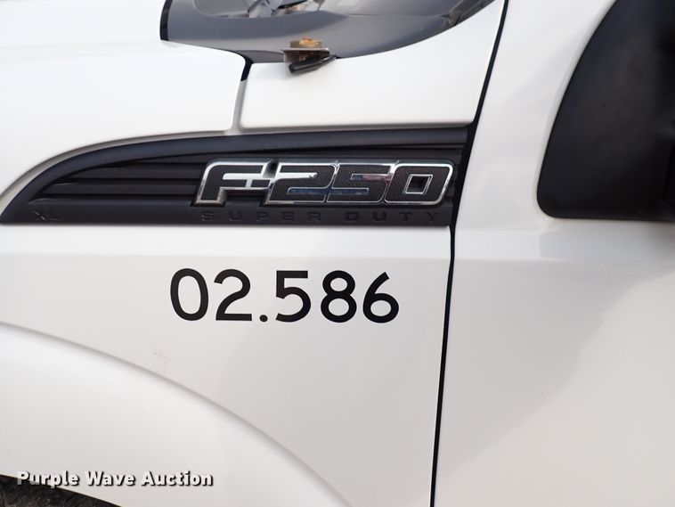 image for item DL7563 2016 Ford F250 Super Duty  Crew Cab pickup truck