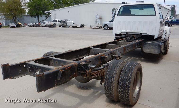image for item DL8063 2000 Chevrolet C6500  truck cab and chassis