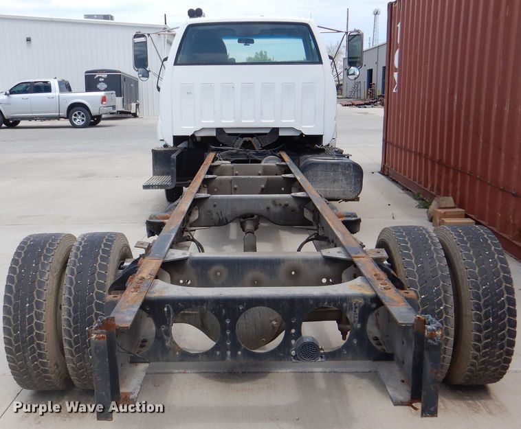 image for item DL8063 2000 Chevrolet C6500  truck cab and chassis