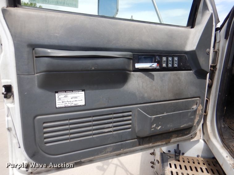 image for item DL8063 2000 Chevrolet C6500  truck cab and chassis