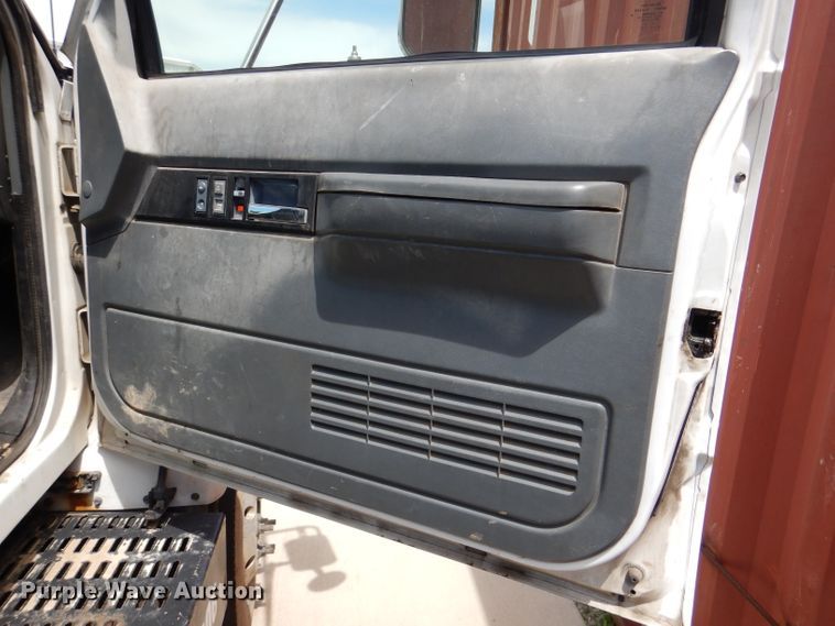 image for item DL8063 2000 Chevrolet C6500  truck cab and chassis