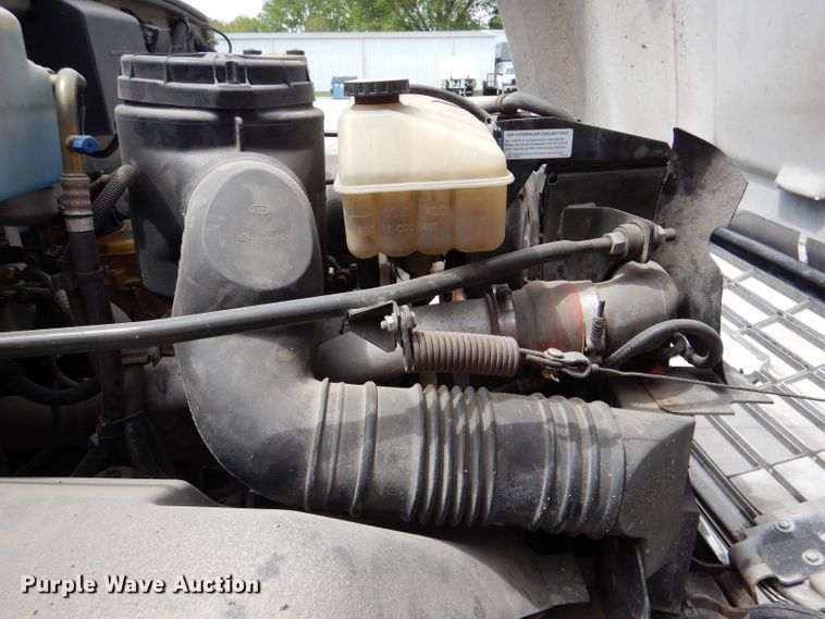 image for item DL8063 2000 Chevrolet C6500  truck cab and chassis