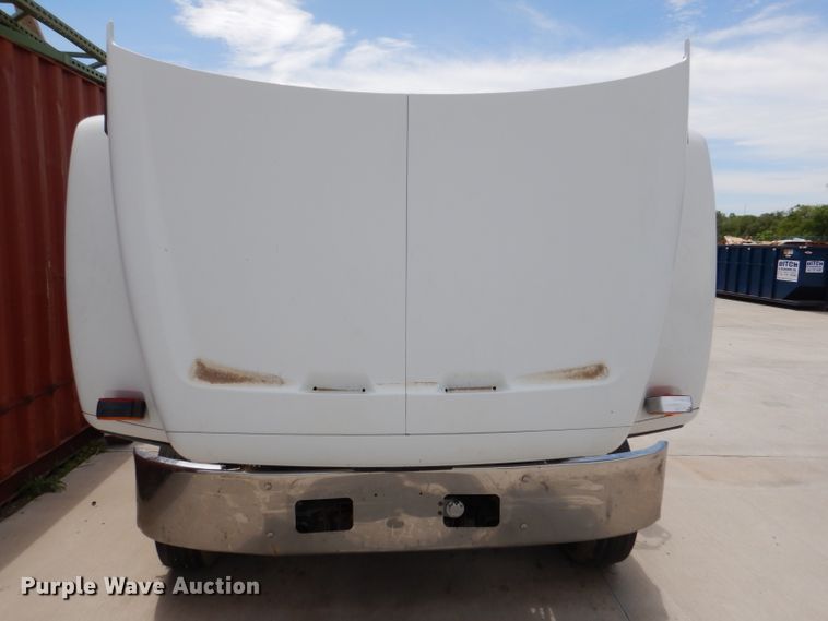 image for item DL8063 2000 Chevrolet C6500  truck cab and chassis