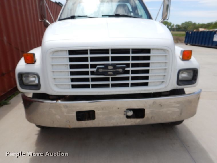 image for item DL8063 2000 Chevrolet C6500  truck cab and chassis