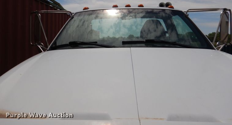 image for item DL8063 2000 Chevrolet C6500  truck cab and chassis