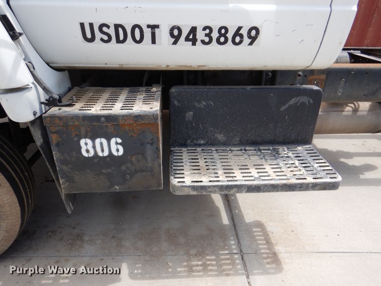 image for item DL8063 2000 Chevrolet C6500  truck cab and chassis