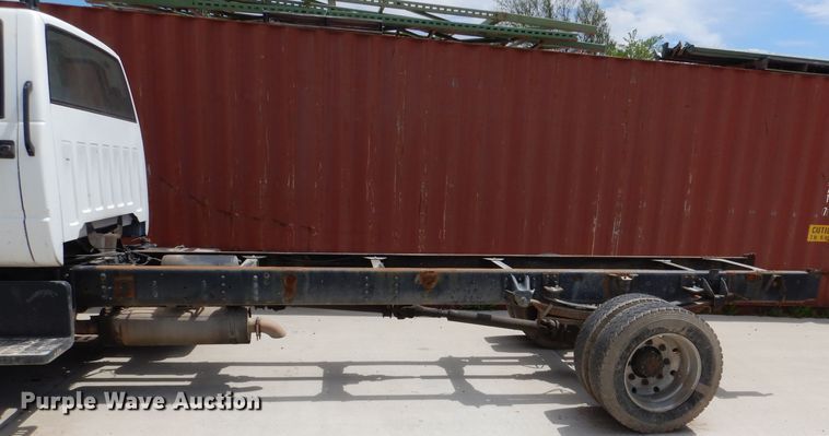 image for item DL8063 2000 Chevrolet C6500  truck cab and chassis