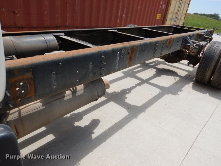 image for item DL8063 2000 Chevrolet C6500  truck cab and chassis