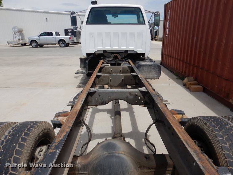 image for item DL8063 2000 Chevrolet C6500  truck cab and chassis