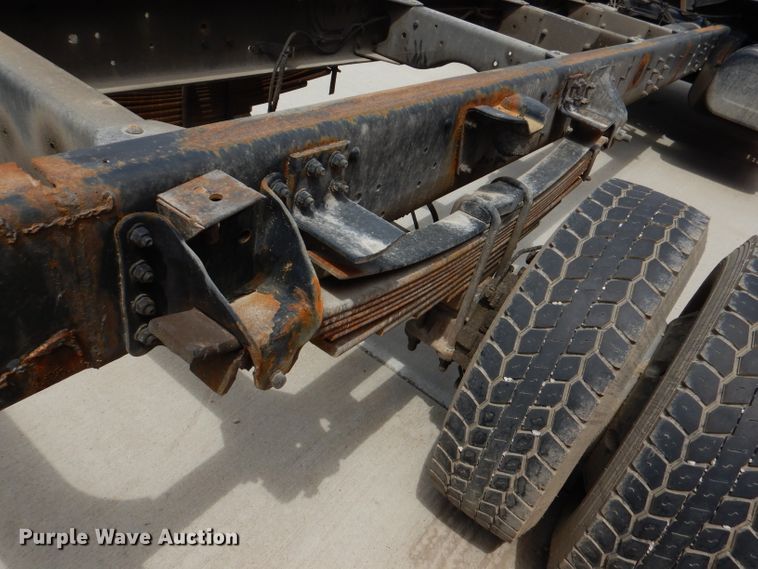 image for item DL8063 2000 Chevrolet C6500  truck cab and chassis