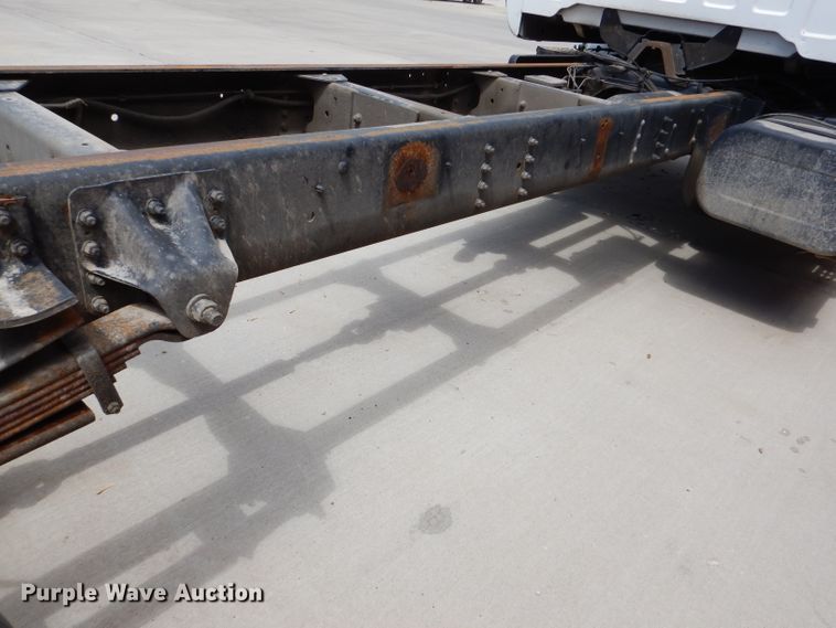 image for item DL8063 2000 Chevrolet C6500  truck cab and chassis