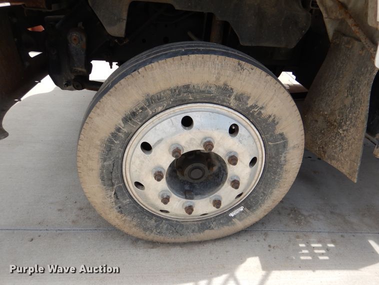 image for item DL8063 2000 Chevrolet C6500  truck cab and chassis