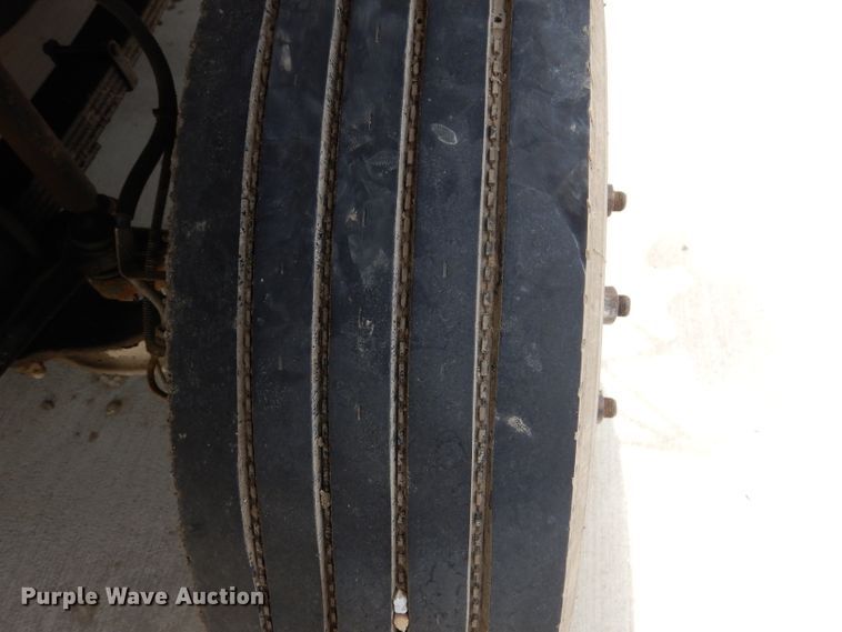 image for item DL8063 2000 Chevrolet C6500  truck cab and chassis