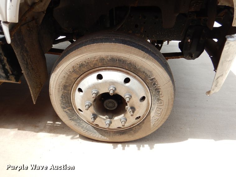 image for item DL8063 2000 Chevrolet C6500  truck cab and chassis