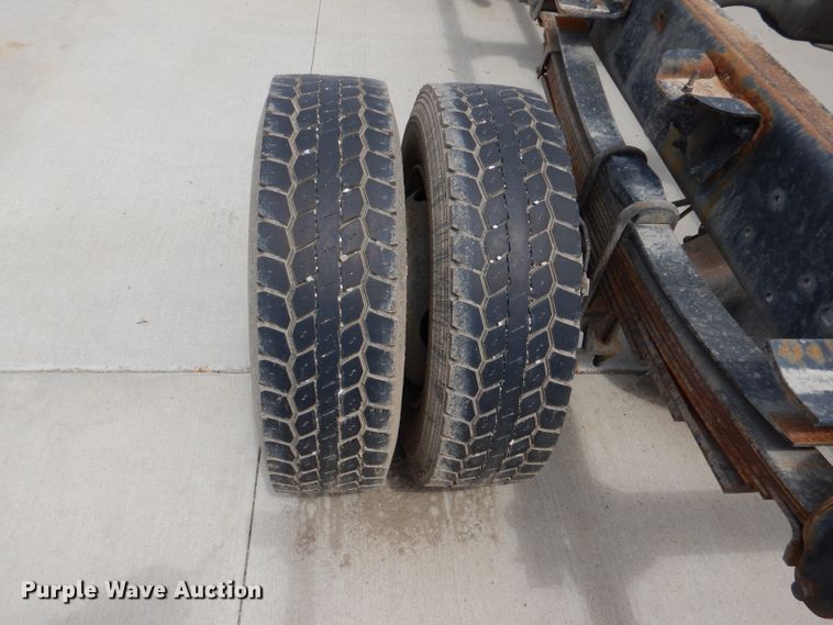 image for item DL8063 2000 Chevrolet C6500  truck cab and chassis