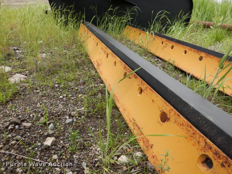 image for item DL8836 Tractor attachments