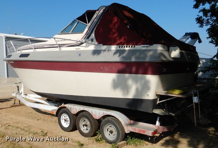 image for item DM0021 1984 Cruiser Ultra 26  boat