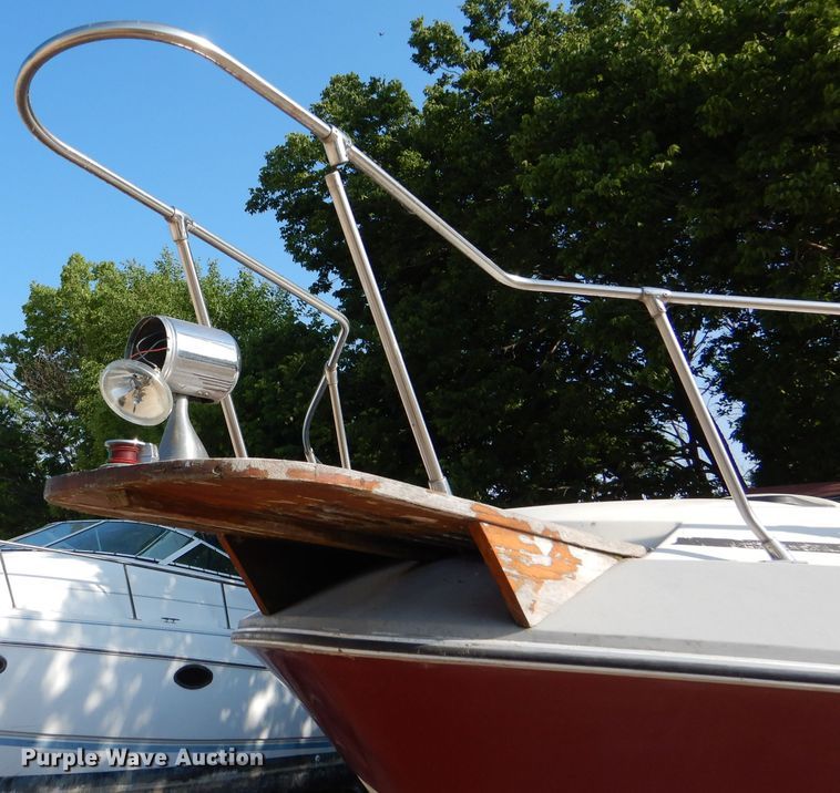 image for item DM0021 1984 Cruiser Ultra 26  boat