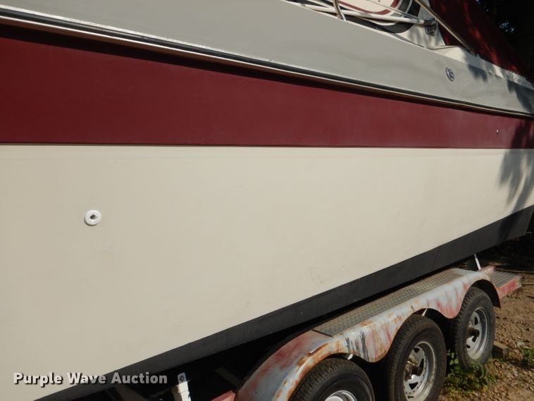 image for item DM0021 1984 Cruiser Ultra 26  boat