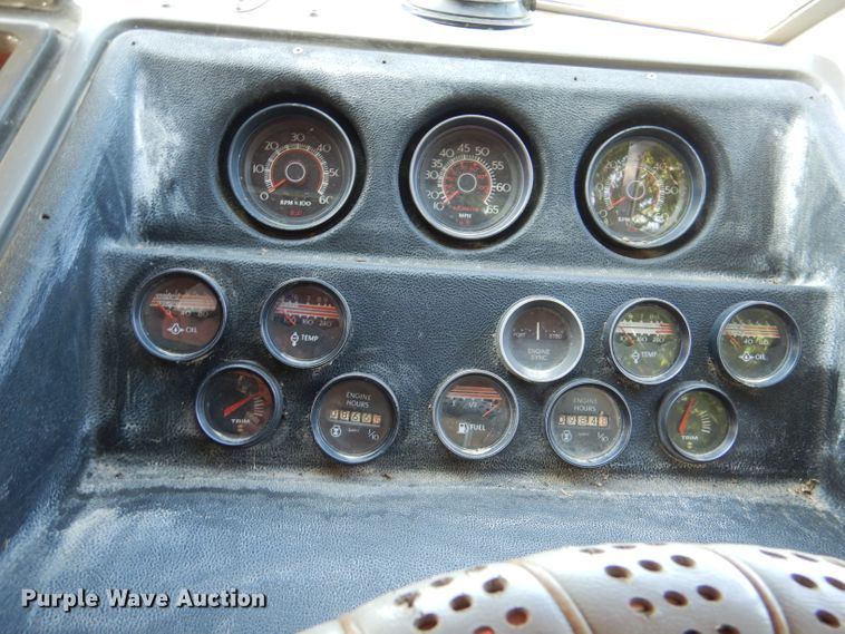 image for item DM0021 1984 Cruiser Ultra 26  boat