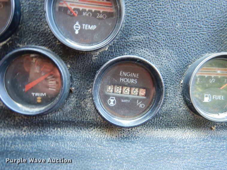 image for item DM0021 1984 Cruiser Ultra 26  boat