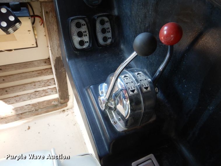 image for item DM0021 1984 Cruiser Ultra 26  boat