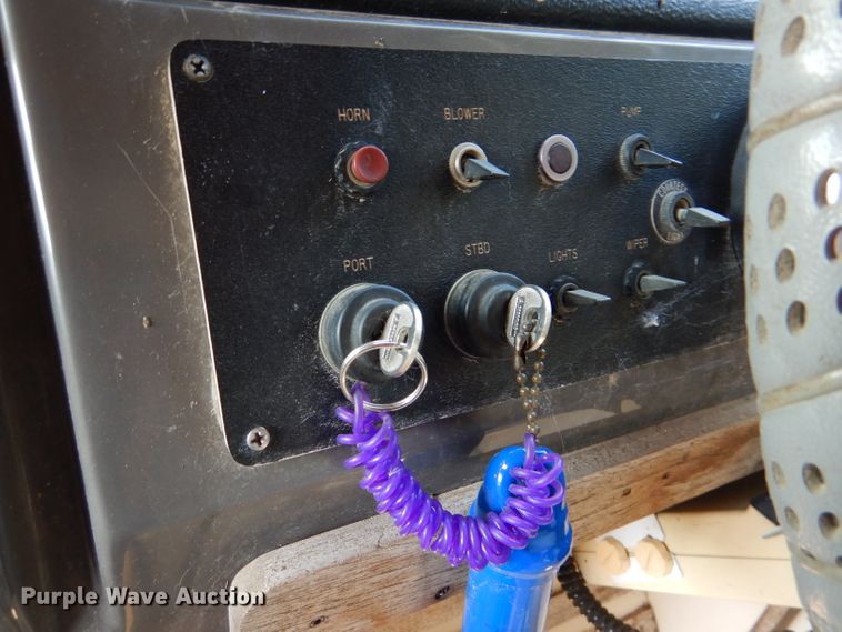 image for item DM0021 1984 Cruiser Ultra 26  boat