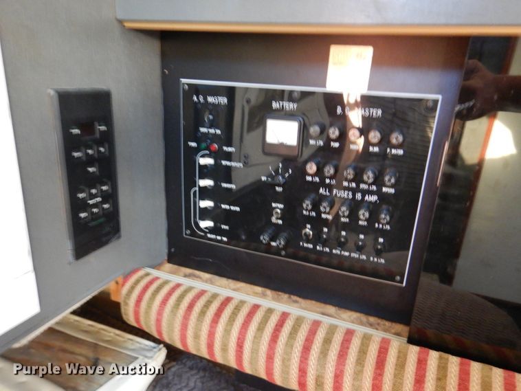 image for item DM0021 1984 Cruiser Ultra 26  boat