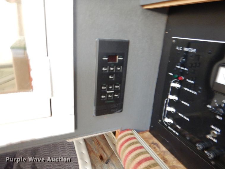 image for item DM0021 1984 Cruiser Ultra 26  boat