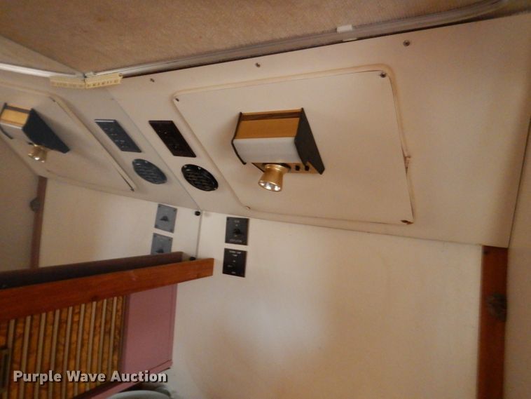 image for item DM0021 1984 Cruiser Ultra 26  boat