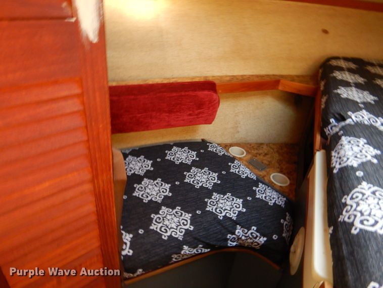 image for item DM0021 1984 Cruiser Ultra 26  boat