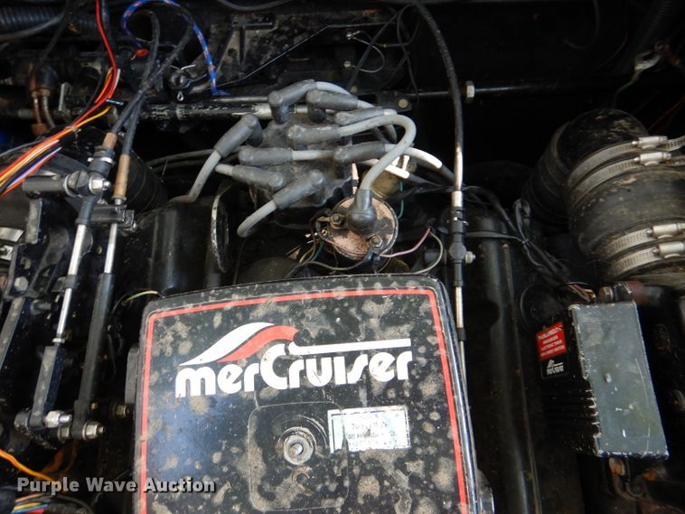 image for item DM0021 1984 Cruiser Ultra 26  boat