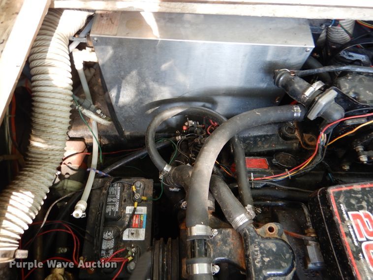 image for item DM0021 1984 Cruiser Ultra 26  boat