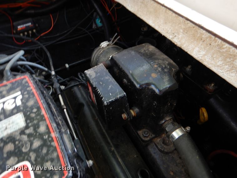 image for item DM0021 1984 Cruiser Ultra 26  boat