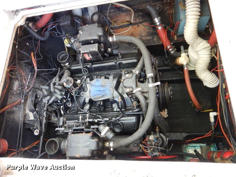 image for item DM0021 1984 Cruiser Ultra 26  boat