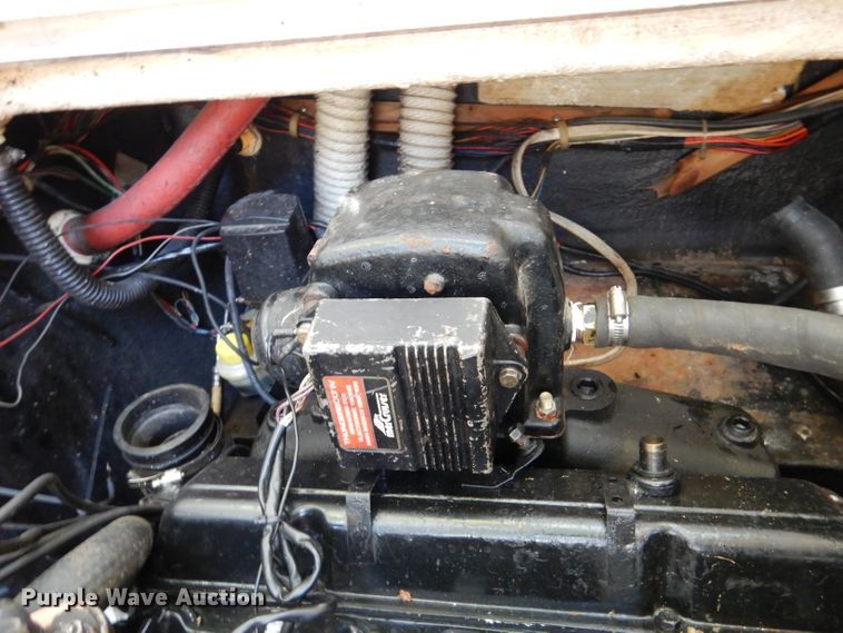 image for item DM0021 1984 Cruiser Ultra 26  boat