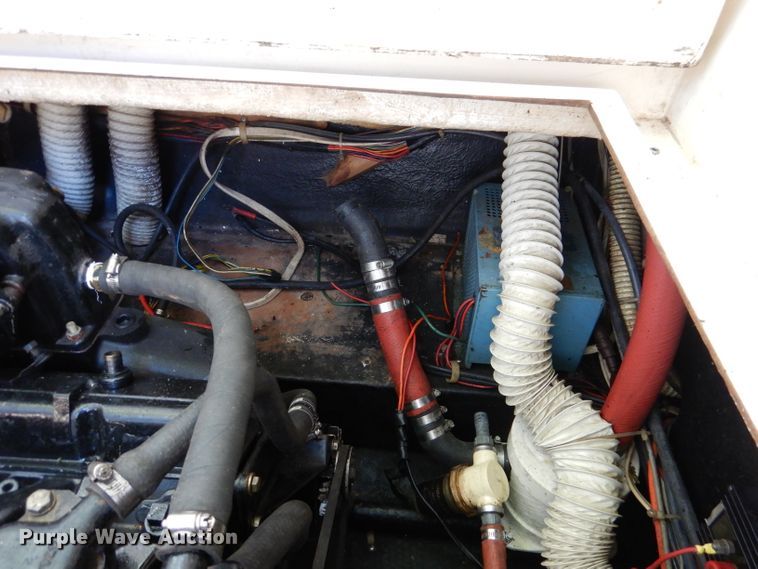 image for item DM0021 1984 Cruiser Ultra 26  boat