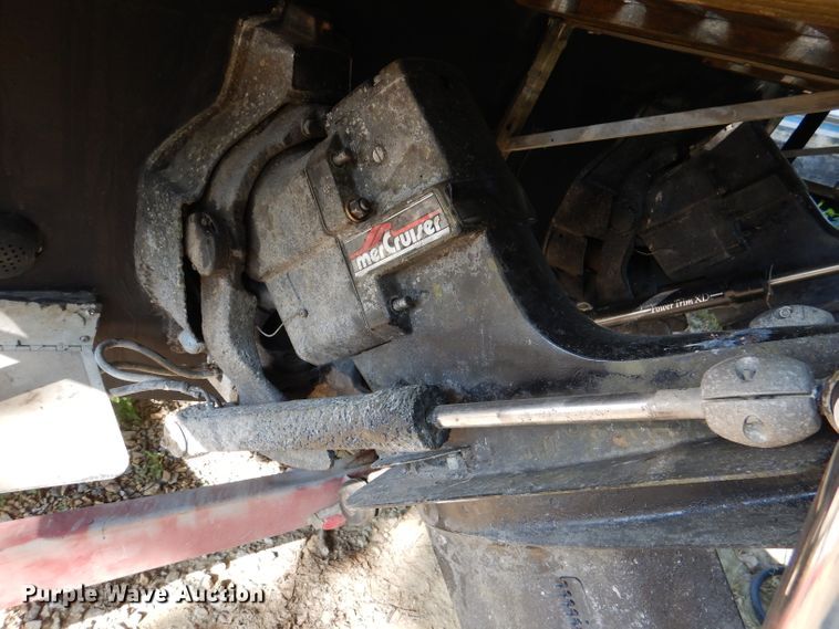 image for item DM0021 1984 Cruiser Ultra 26  boat