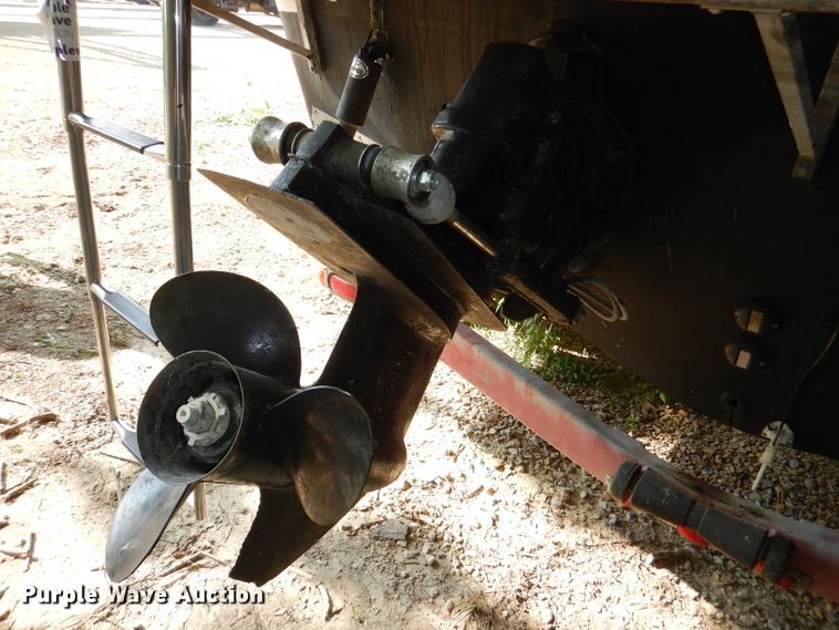 image for item DM0021 1984 Cruiser Ultra 26  boat