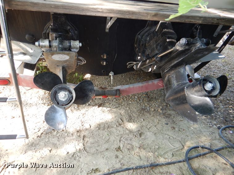 image for item DM0021 1984 Cruiser Ultra 26  boat